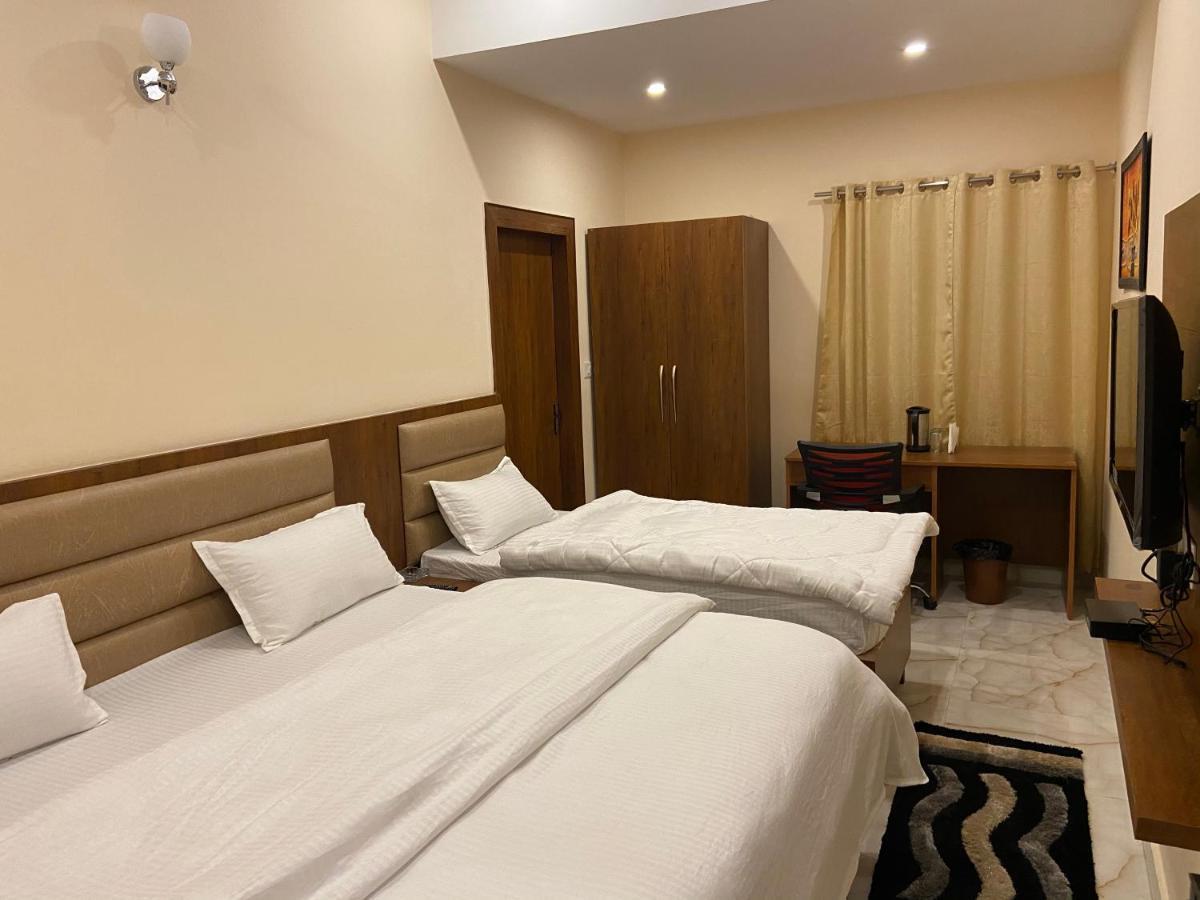 Hotel Tulsi Villa 德拉敦 外观 照片