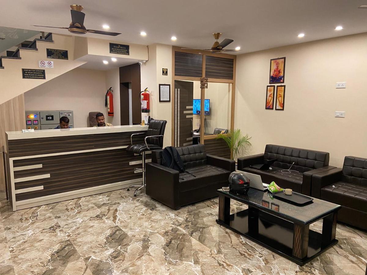 Hotel Tulsi Villa 德拉敦 外观 照片